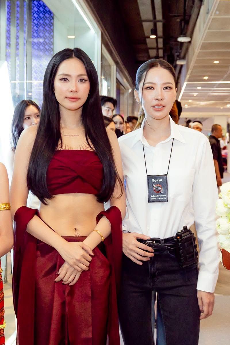 WorananPh's tweet photo. PUINOONBINT X FEED KHAOSOD
#FeedxKhaosod2026xPNB

           ชุดทำงาน                       ชุดออกงาน https://t.co/9HJgnEZL52