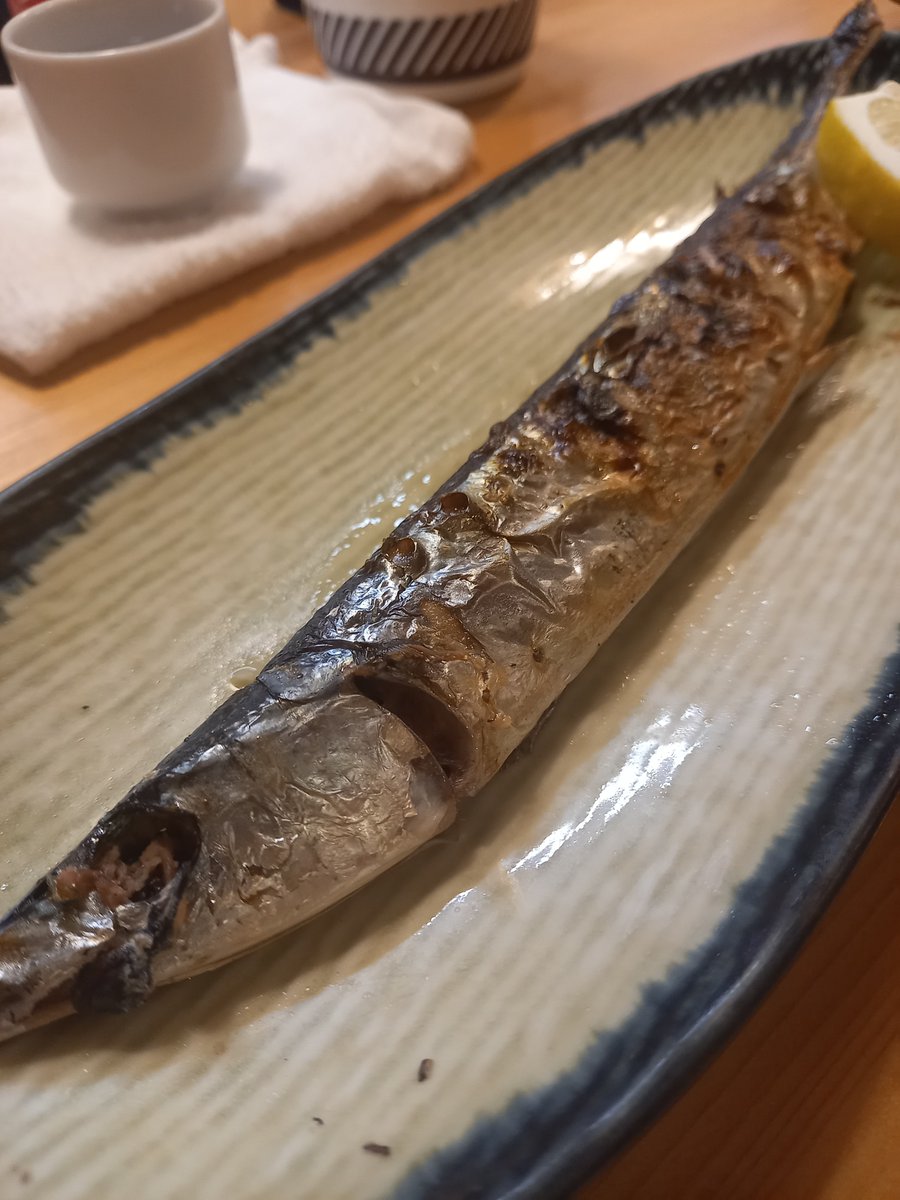 kenta1378's tweet photo. や台ずし新商品デビュ～☺️
『天ぷらの衣つけすぎよ～
　マスター、食べてみてよ😡』
って今は亡きスナックのママとしこ
だったら言ってたと思う。
#や台ずし https://t.co/0PJOGD1hJa
