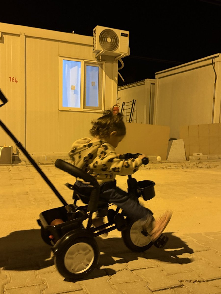 DurtunaM's tweet photo. Sayın @Yusuf__Tekin; polis/asker eşi olması nedeniyle protokolle yer değiştiren öğretmenlerin, eş görevi kontenjan kullanımında sorun yaratıyor. Sistemin gözden geçirilmesini rica ediyoruz . @RTErdogan @hasandogan @cftcblnt #KadimSorumlulukNeOldu @oktay_saral @_cevdetyilmaz 🏡 https://t.co/5DEFeBI5qY