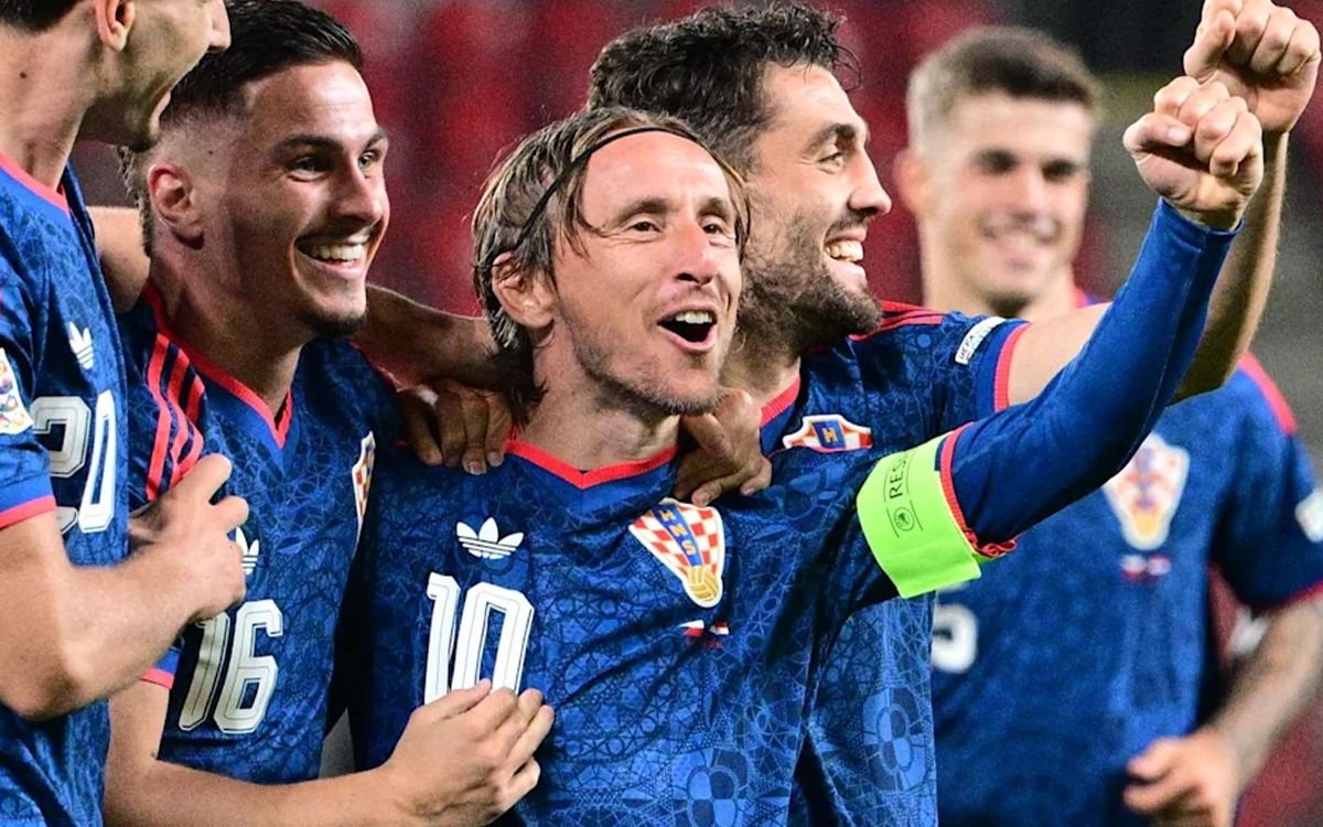 MineBitSports's tweet photo. Modric had a fever, skipped training and the presser.

Then he started the game, scored the opener, won MOTM and got nominated for Player of the Week.

Bro really said “I’m built different” 🔥 https://t.co/3aheO1gnUy