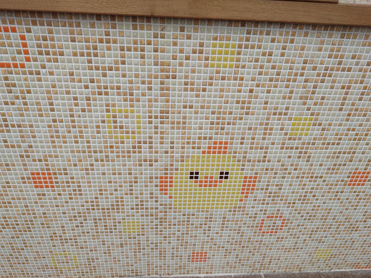 usagiLevi's tweet photo. 桃ぴよりん、食べるよ https://t.co/oYEJXhTzCA