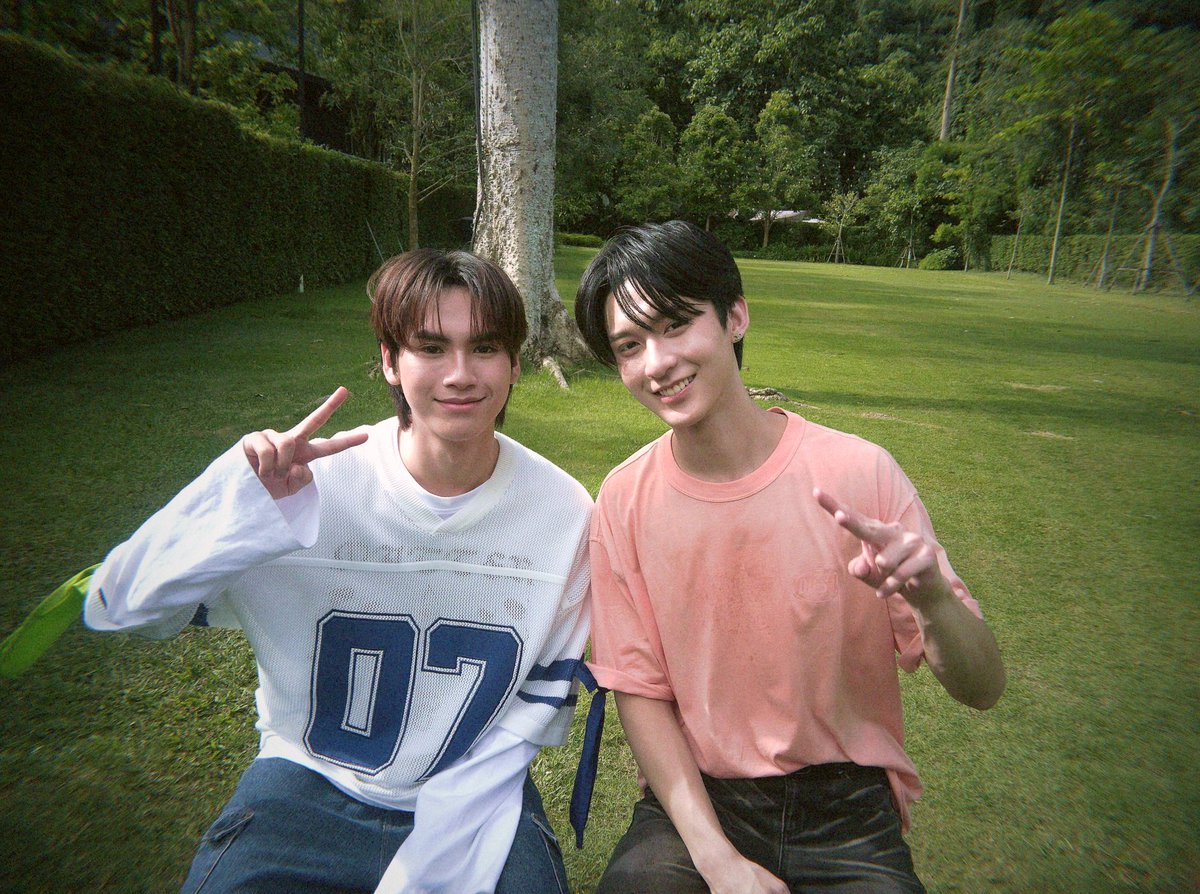 chira_patt's tweet photo. มาลงรูปอีพี5นะค้าบ ถึงในจอน้องธามจะไม่มีมัมหมี แต่ว่านอกจอมีเยอะเลยใช่มั้ยล่า

MR FANBOY CHAPTER 5
#MrFanboyEP5 https://t.co/MjRLsziwD6