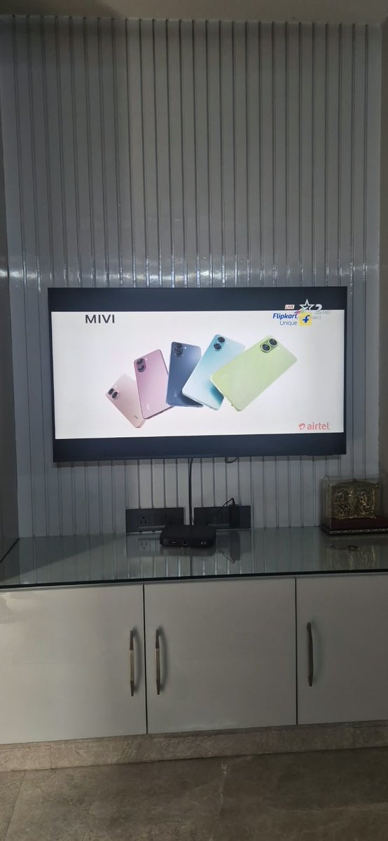 Wdym_vishu's tweet photo. Budget phone ka price, Snapdragon ka naam. 👀
Mivi One 5G ne combination interesting bana diya. 🔥
#MiviSmartPhone https://t.co/JFXhjZ5iB3