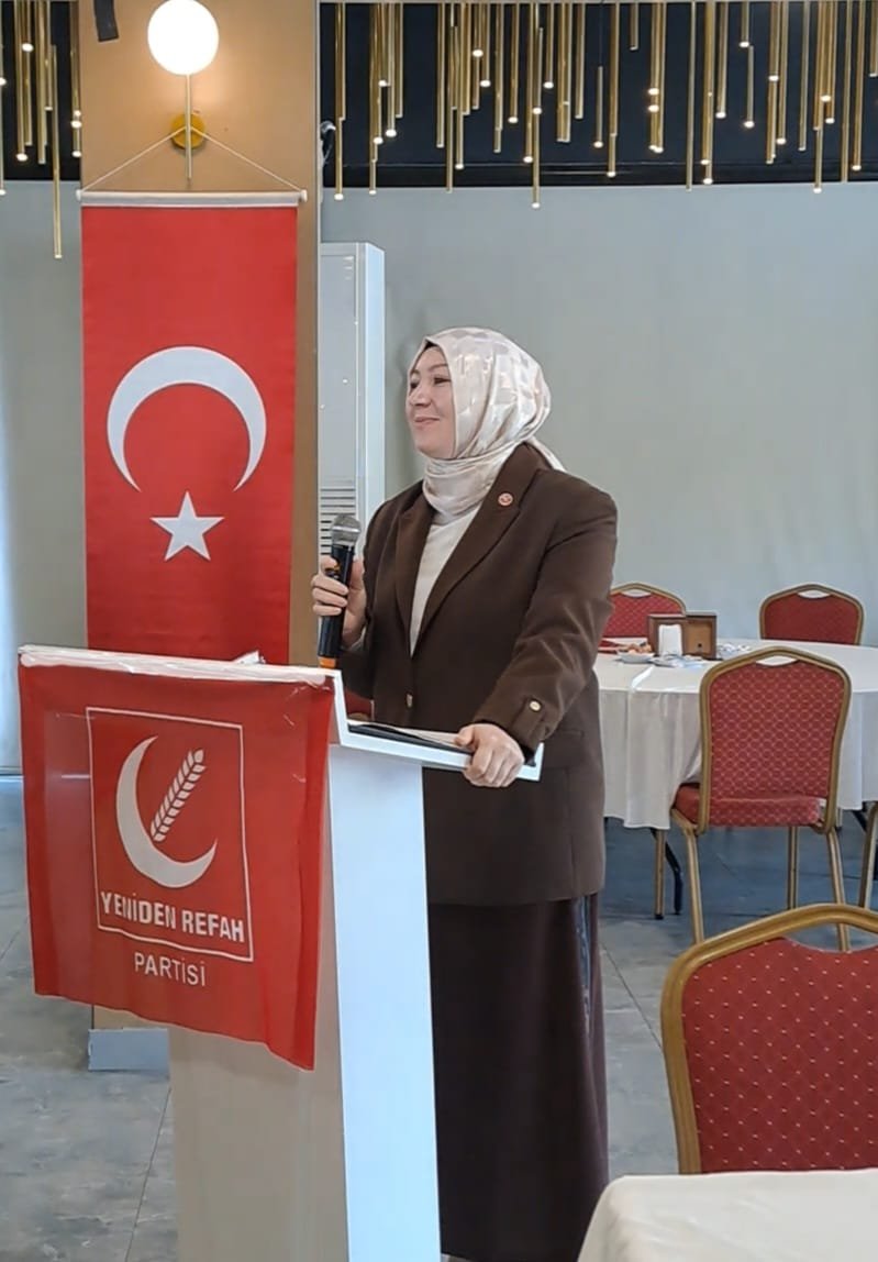 refahkadinist's tweet photo. Kocaeli Milletvekilimiz ve Genel Başkan Yardımcımız Sn. Mehmet AŞILA, İstanbul İl Sorumlumuz Sn. Emine CEVİZ,  İstanbul İl Başkanımız Sn. Yunus Emre TAŞÇI, İl Başkan Yardımcımız Sn. Muzaffer BALKIŞ'ın katılımlarıyla;

İl Kadın Kolları Başkanımız Sn. Setenay KANAR’ın riyasetinde, İl ve İlçe Teşkilatlarımız ve kıymetli misafirlerimizin katılımıyla Divan Programımızı gerçekleştirdik.