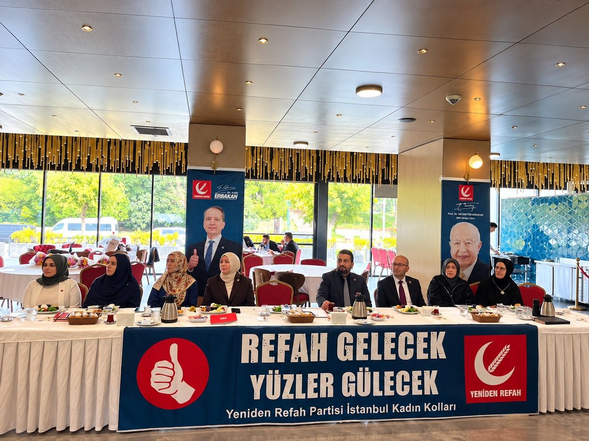 refahkadinist's tweet photo. Kocaeli Milletvekilimiz ve Genel Başkan Yardımcımız Sn. Mehmet AŞILA, İstanbul İl Sorumlumuz Sn. Emine CEVİZ,  İstanbul İl Başkanımız Sn. Yunus Emre TAŞÇI, İl Başkan Yardımcımız Sn. Muzaffer BALKIŞ'ın katılımlarıyla;

İl Kadın Kolları Başkanımız Sn. Setenay KANAR’ın riyasetinde, İl ve İlçe Teşkilatlarımız ve kıymetli misafirlerimizin katılımıyla Divan Programımızı gerçekleştirdik.