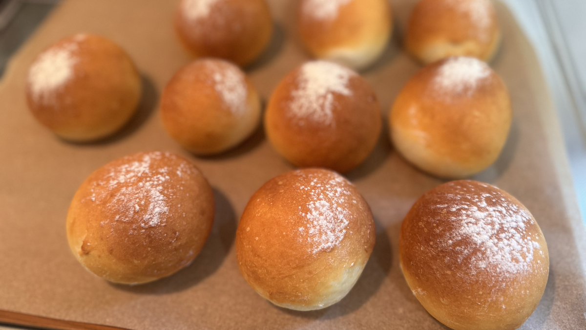 Marumi1978's tweet photo. 今日焼いたパン🍞🥖 https://t.co/3LWmVg8YOP