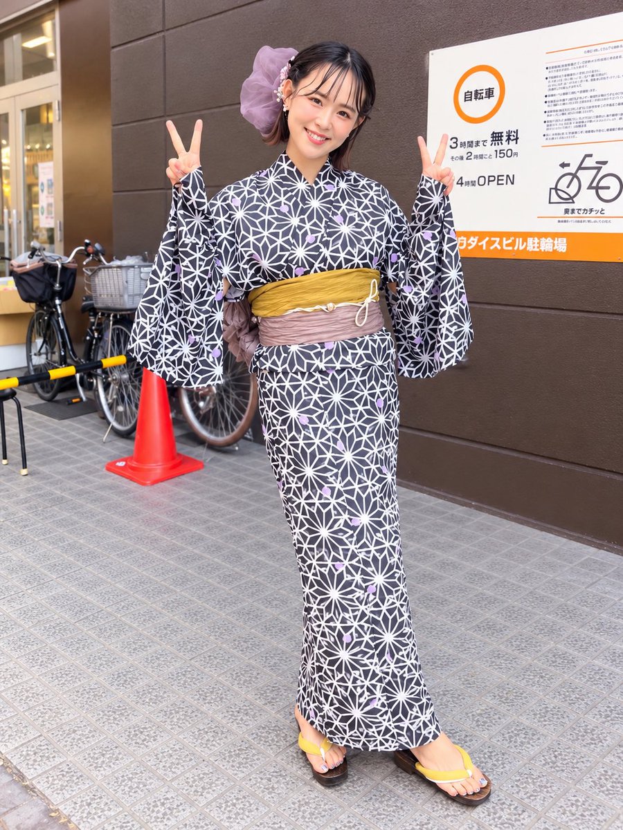 inkohan5's tweet photo. 川崎銀座街バスカーライブ「おとなの浴衣祭り2026」で、松岡里果さんの歌を聴いてきました〜♪🎶👘✨

なんと17年連続出演👏✨ 本当にすごいです😊
ノートパソコンにちょっぴり苦戦しながらも（笑）、素敵なステージをありがとうございました💕
とっても楽しかったです〜！🥰

#川崎銀座街バスカーライブ
#おとなの浴衣祭り2026
#松岡里果