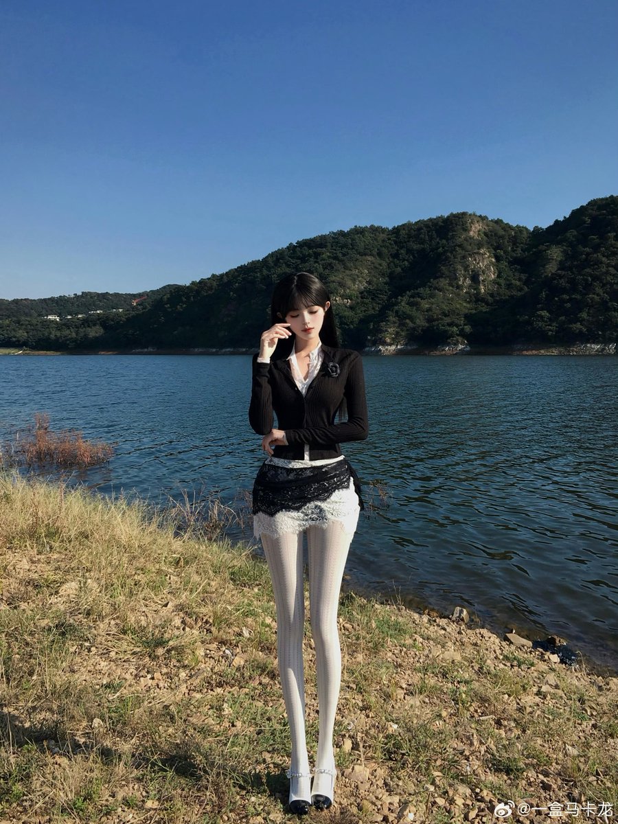 AlirioCaluce's tweet photo. 学校放假，我放纵    

有人想锐评一下我艺术生的福嘛 🥹       

粉粉嫩嫩    

不要📷赶紧看，我要删了… https://t.co/3RGAPfRgMm