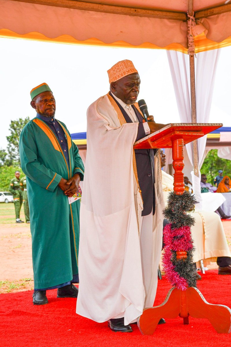 BusogaConsorti1's tweet photo. "We believe that God hears our prayers and will answer according to His will. Let us continue to pray every day in our homes, communities, across Busoga, and for Uganda at large". Sheikh Dr. Hussein Muhammad Bowa, Deputy Mufti, Busoga Sub-Region
#BusogaPrayerWeek https://t.co/LQDxTjBP6M