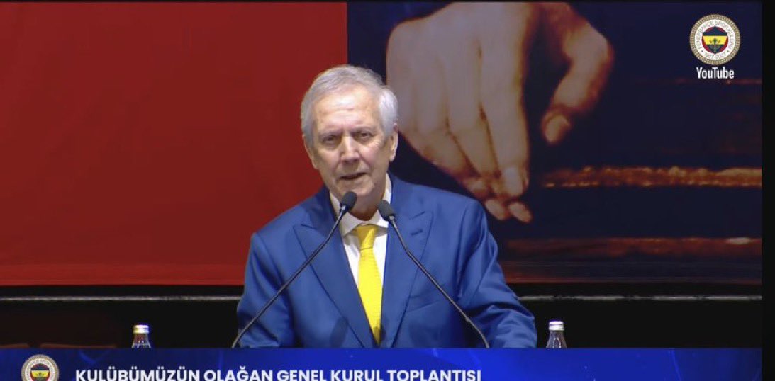 KadikoyMedya_'s tweet photo. Obez lukaku’nun 1 yıllık maliyeti 10M€ 

Takımın en iyisi Kante’nin 1 yıllık maliyeti 15M€ 

Siz önce kendiniz hesap verin lukaku’yu kim çaktı bu kulübe https://t.co/NBuzfgB28V