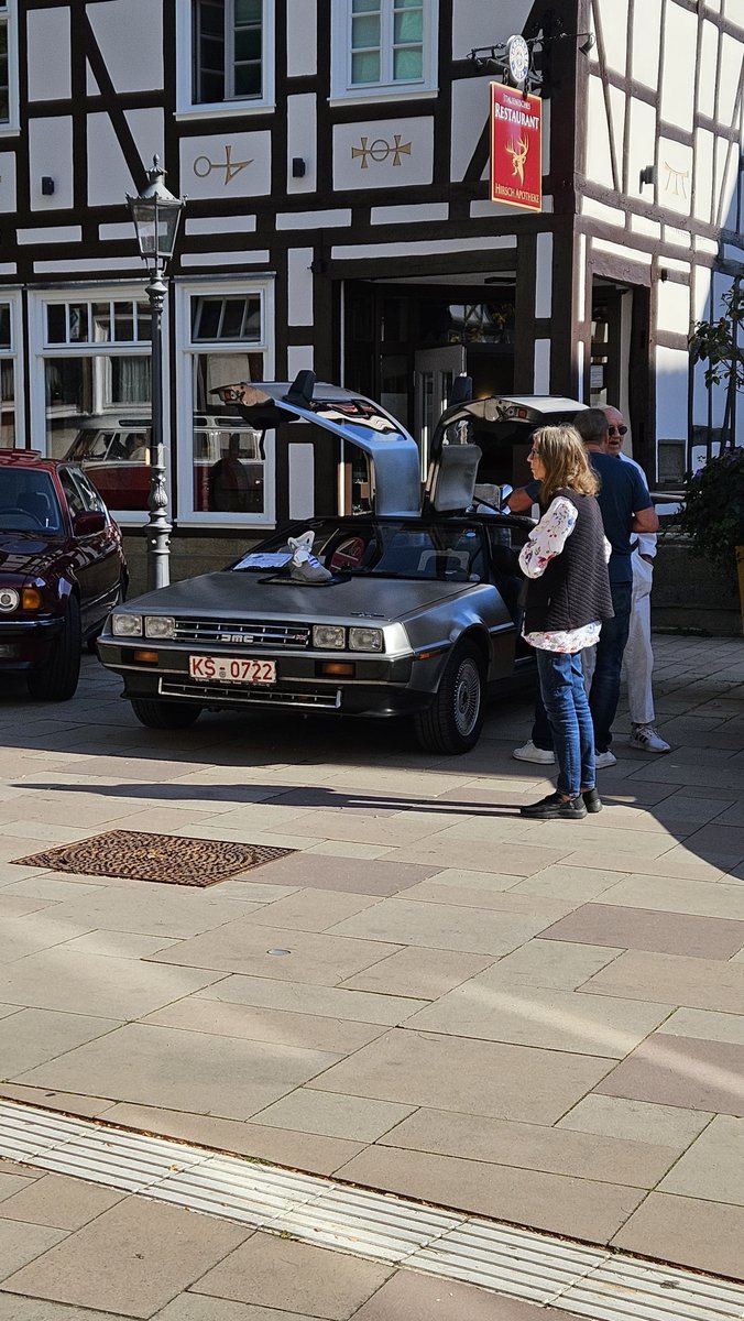 BettyCo_Nurse's tweet photo. Oldtimer Treffen in meiner Geburtsstadt 😍
Corvette GT4 Stinger!!!
Junge, junge...Wenn der gesunde Menschenverstand schon nicht mehr mithält, muss wenigstens der V8 Vollgas geben🏎💨
Doc Brown ( Besitzer) im Hintergrund!😎
#Backtofuture
#oldtimerliebe https://t.co/toHUbNW1V7