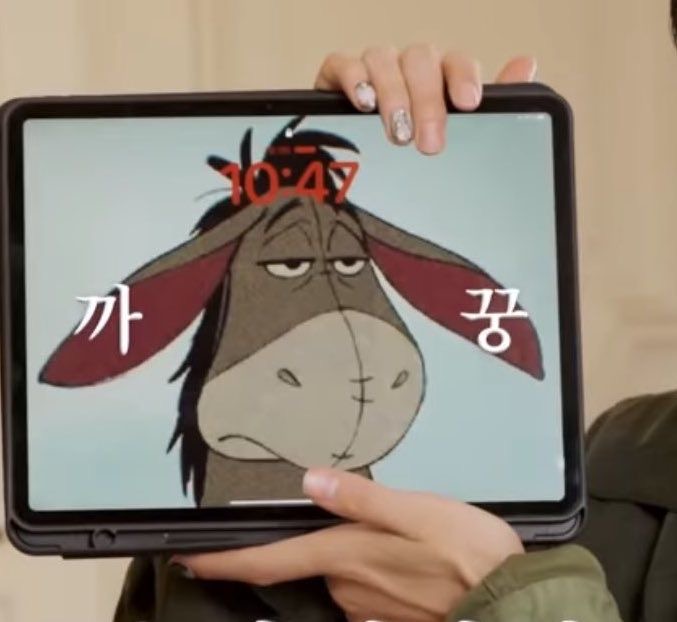 euphorikth's tweet photo. a sweet reminder that while we’re debating if taehyung is a tiger or a bear, we have him saying “i think i look like this donkey ☺️” https://t.co/OVRhQqokLg