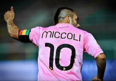 miccoli0611's tweet photo. #YeniProfilResmi https://t.co/cDzP5LqS3s