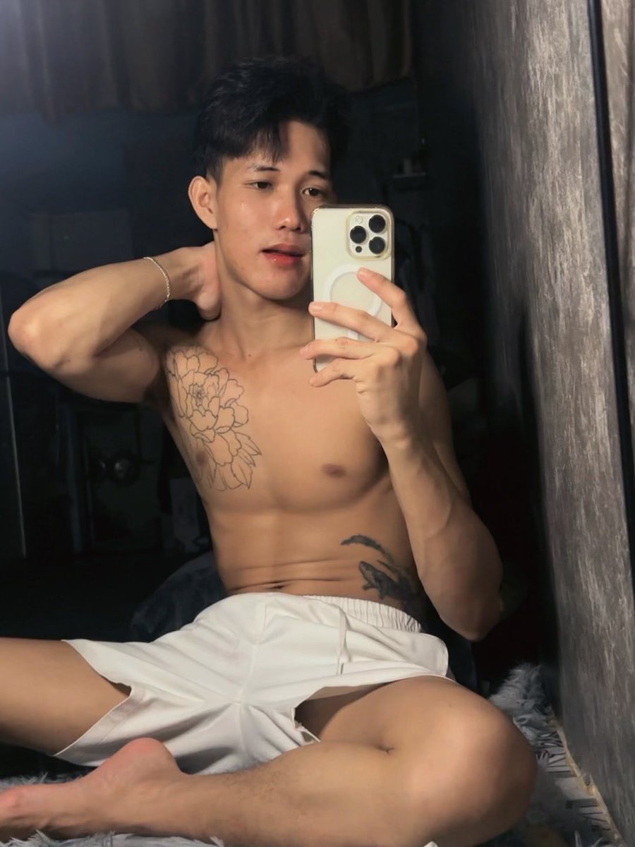 Dkm181204's tweet photo. Mới tập tành tải App này mn theo dõi nha 😙 https://t.co/f5cPhIsGmD