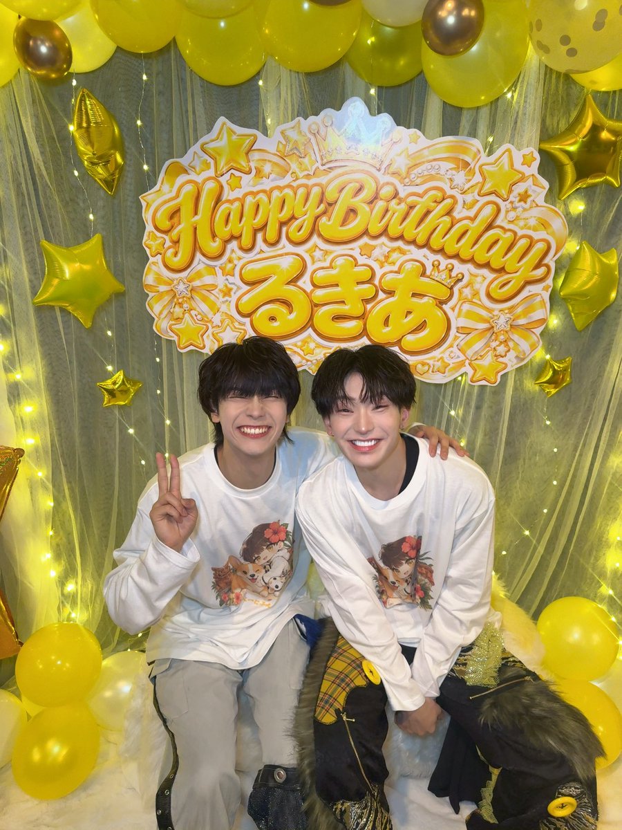 Msqt_shodai's tweet photo. 本日は、るきあ生誕祭1部ありがとうございました！るきあは初めての仙台での生誕祭緊張したと思うけど堂々としててかっこよかった！
Siberiaも一緒にパフォーマンスできてよかった✨るきあがモスキートーンにいる世界線を少しだけ見させてもらいました！
まだまだデビューしたばかりのかわいい後輩ちゃんですがいろんな事に挑戦してて少しずついろんな事に成長してるのを感じます✨
僕もるきあに負けじと頑張っていこうと思う！
今日会いにきてくれたぺんだいずのみんなもありがとう！怒涛の1ヶ月だったな😭
その中でもついてきくれたみんな応援し続けてくれてるみんなありがとう。
これからもみんなのペースでね
休むのも大事！僕はいつでもステージで待ってるよ！
今月は次がラストです😭無料だからぜひきて欲しいなー！Rensaにてお待ちしております！