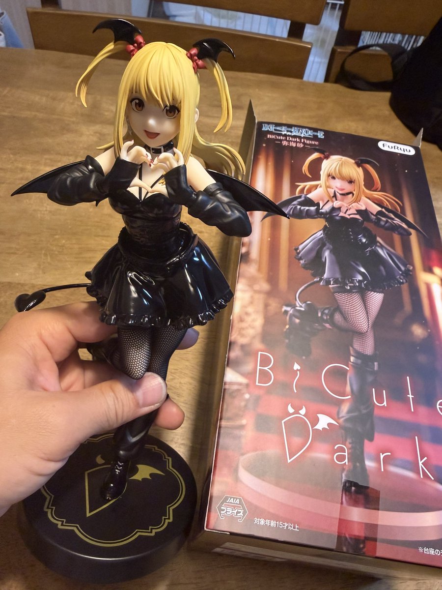 momo_minamitsu's tweet photo. ミサミサフィギュアゲットした✨

なんだ撮り方か https://t.co/YZXWIHtsUG