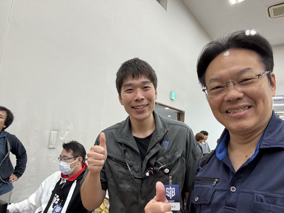 hv3hUF5L4VdL9bC's tweet photo. 大東市立市民会館キラリエホールで開催された『第73回スマバトSP』へ行ってまいりました。関西最大規模の対戦会で、プロも参加されます。運営はほぼボランティアとのことです。

私・おおつかもeスポーツを推進してまいりました。会場では交流や情報交換も活発に行われていました。 https://t.co/rs2ltDvJQc