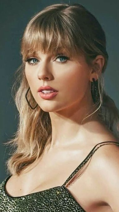 Sofia50020Sofia's tweet photo. 🚨BREAKING: 
RUMOR: Taylor Swift reportedly says she won't perform at Trump's White House ballroom.
What’s your Thoughts? https://t.co/4AiJ5EpqNg