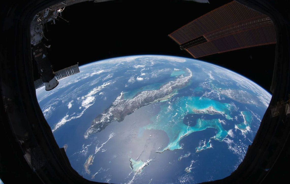 Antonio_RodriIA's tweet photo. 50 legendarios agujeros de conejo de internet en los que puedes pasar horas explorando👇

1. https://t.co/jzL26i024b  — Observa el mundo a través de imágenes satelitales en vivo
2. https://t.co/cqb8qJ5Dwy — Ve todos los aviones actualmente en el cielo
3. https://t.co/QCOvIbYPlS — Rastrea todos los barcos en el mar en tiempo real
4. https://t.co/Ty7RCAhpA0 — Mapa en vivo de vientos y tormentas
5. https://t.co/IPnWot81h2 — Observa rayos golpeando la Tierra en tiempo real
6. https://t.co/Eeaa7SSR0h — Lista en vivo de terremotos recientes
7. https://t.co/24WP7LoutN — Cables oceánicos que transportan internet
8. https://t.co/O0MxoJtqW8 — Observa cómo los bosques desaparecen desde el espacio
9. https://t.co/ak5Bc2aoKM — Las estadísticas del mundo, segundo a segundo
10. https://t.co/RFGnthoD9o — Número actual de tweets y búsquedas publicadas
11. https://t.co/yD9bEMzsEg — Compara los verdaderos tamaños de los países
12. https://t.co/zPpoBjTGLM — Mapas de hace siglos
13. https://t.co/NSUuRwyroP — Archivo de 150,000 mapas históricos
14. https://t.co/uVuaUGPjVh — Mapa mundial dibujado por voluntarios
15. https://t.co/6wPJdwNNa3 — Mira por la ventana de una persona al azar en el mundo
16. https://t.co/udPg7KiLo5 — Paseos virtuales por ciudades
17. https://t.co/7Cln3yK2tT — Teletransporta a un lugar al azar en la Tierra
18. https://t.co/XXMio42dqU — Catálogo de los lugares más extraños del mundo
19. https://t.co/xxjISC6njF — Experiencias interactivas de conocimiento
20. https://t.co/9lqs8w5icr — Viaje a escala desde el átomo hasta el universo (enlace HTML5 actualizado)
21. https://t.co/IvXRNQsPRi — Explora el sistema solar en 3D
22. https://t.co/qtSz0kXse7 — Mapa real del cielo en tu navegador
23. https://t.co/qQvk25UpID — La imagen astronómica del día de la NASA
24. https://t.co/wOUDsYWRqG — Todo el archivo visual de la NASA, gratis
25. https://t.co/yrDJD7RCoS — Artículos visuales contados a través de datos
26. https://t.co/2P4sHiNeS6 — El estado del mundo con datos reales
27. https://t.co/OfbmZ7T4kf — Lo que erróneamente creemos saber sobre el mundo
28. https://t.co/1KE8LKfmd9 — Visualizando datos complejos
29. https://t.co/YjpLudEIDm — Datos abiertos del Banco Mundial
30. https://t.co/5ek9DPJKqZ — Base de datos de estadísticas oficiales de Turquía
31. https://t.co/BmDGWDdPQC — Archivo de millones de libros, películas y software
32. https://t.co/22qRI6GdQ0 — 70,000 libros gratuitos cuyos derechos de autor han expirado
33. https://t.co/aIkeBiAFEI — Registro de todos los libros del mundo
34. https://t.co/NrOvLdXIdR — Archivo digital de la Biblioteca del Congreso de EE.UU.
35. https://t.co/hnkGN9oQj3 — Archivo del patrimonio cultural de Europa
36. https://t.co/QBSIMabP4g — Colección de la biblioteca digital de América
37. https://t.co/M5kLMnpdji — Recorre museos desde casa
38. https://t.co/CQgBLaPOBP — Descarga obras de arte en alta resolución
39. https://t.co/woOBcLVwAA — Archivo de 250,000 obras de arte
40. https://t.co/V0OWpA2M1h — Tesoros visuales olvidados de la historia
41. https://t.co/eiFR66pX21 — Archivo gratuito de cultura y educación
42. https://t.co/ti5jKF3VXm — Colección abierta del Met Museum
43. https://t.co/sxiKxAe5EB — Árbol genealógico de géneros musicales
44. https://t.co/SxZW8nULFp — Elige un país y una década para escuchar esa era
45. https://t.co/GEDdbupuyg — Convierte ediciones de Wikipedia en audio
46. https://t.co/4R9OmatoRa — Pozo de conocimiento al azar
47. https://t.co/RmfoqmuFVG — Tiempo, amaneceres y eventos celestes
48. https://t.co/TUlXyM03Vg — Transmisión en vivo de noticias científicas
49. https://t.co/r8etB8il4H — Preprints gratuitos de artículos científicos
50. https://t.co/yVyzNYjZIQ — Visualiza datos con código en vivo

Guarda esto. Definitivamente necesitarás algunos de estos más adelante. 🔖
