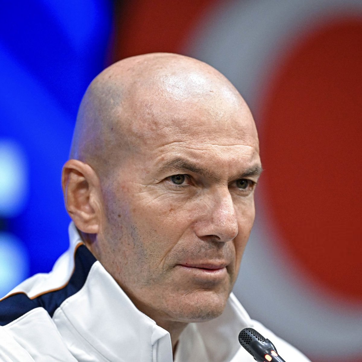 ActuFoot_'s tweet photo. 🚨 Zinedine Zidane 🇫🇷 : «  Sincèrement, Dembélé 🇫🇷 a ce rôle de leader même quand il n’est pas capitaine DE PAR SON EXPÉRIENCE ET CE QU’IL SAIT FAIRE.

C’EST UN BON GARS. »

🎙️ conf. de presse https://t.co/ktu0Ue9pFw