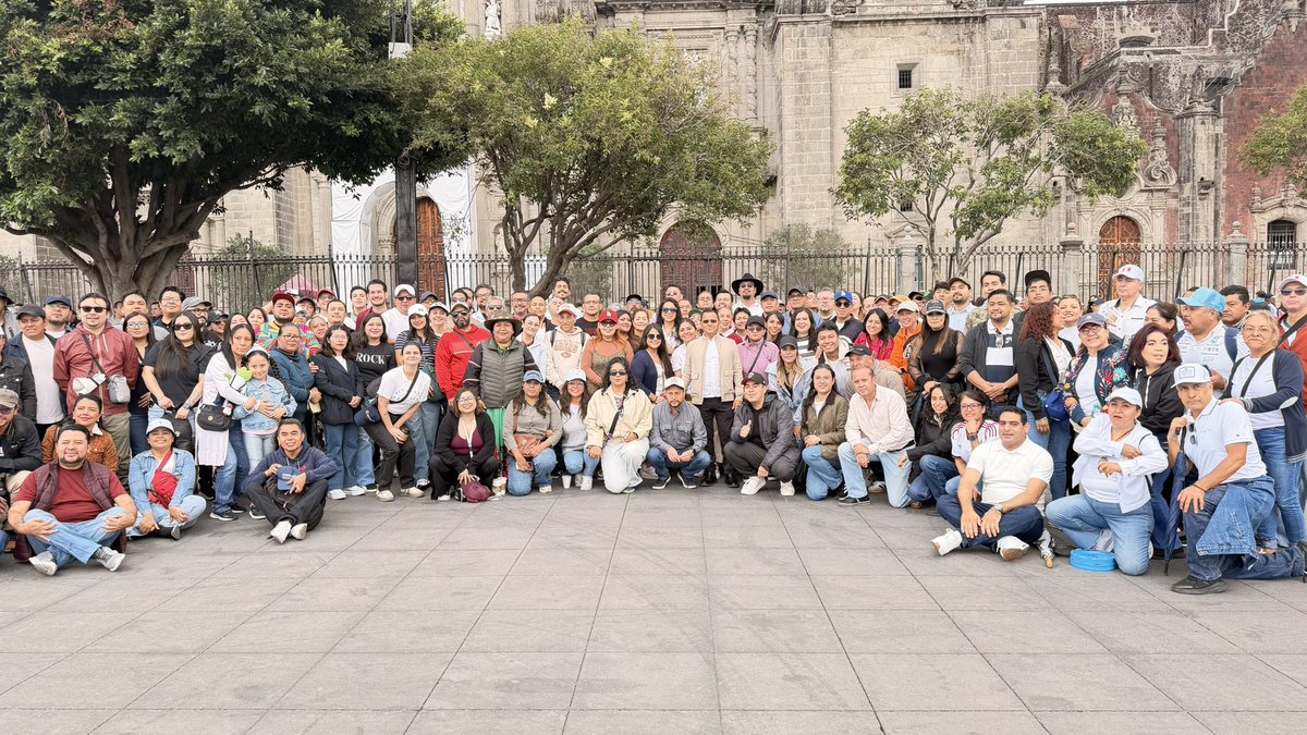 amortegui_segui's tweet photo. Presentes en el Zócalo acompañando a la Presidenta @Claudiashein en su Informe. Desde Mesas de Paz seguimos respaldando los resultados de este proyecto de nación 🇲🇽🕊️ #Hidalgo #Puebla #EdoMex https://t.co/iL8Sw2dcvI