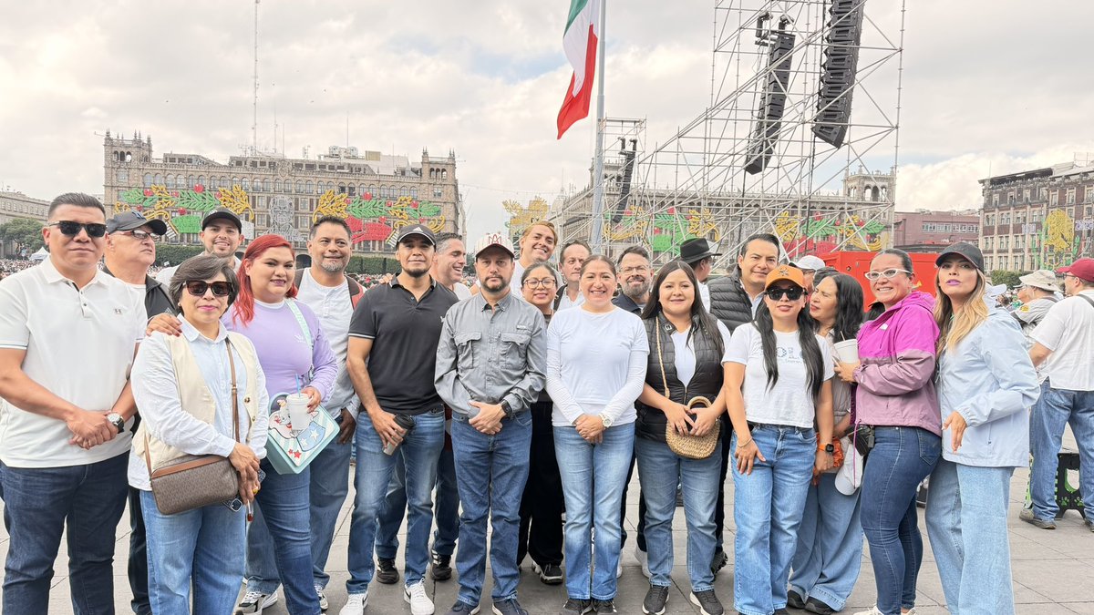 amortegui_segui's tweet photo. Presentes en el Zócalo acompañando a la Presidenta @Claudiashein en su Informe. Desde Mesas de Paz seguimos respaldando los resultados de este proyecto de nación 🇲🇽🕊️ #Hidalgo #Puebla #EdoMex https://t.co/iL8Sw2dcvI