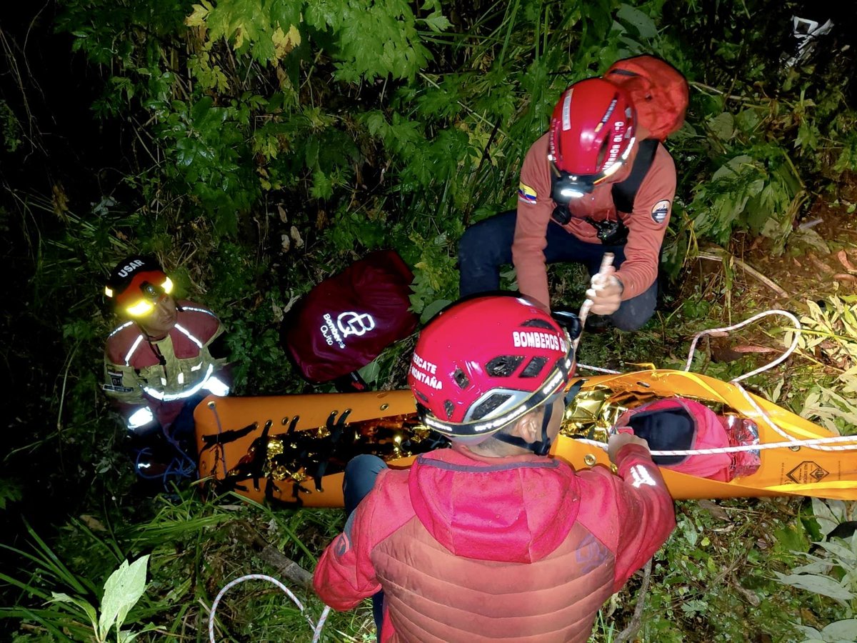 BomberosQuito tweet picture