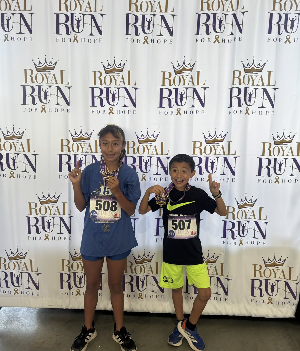 LunaDrLuis's tweet photo. I would like to congratulate LG and Kate as they finished first in their division in the #royalrun race on Sunday #EPPanthers runners @UsatfBorder @aluna0707 @BESRams_SEISD @SanElizarioISD https://t.co/de3PeeLp8i