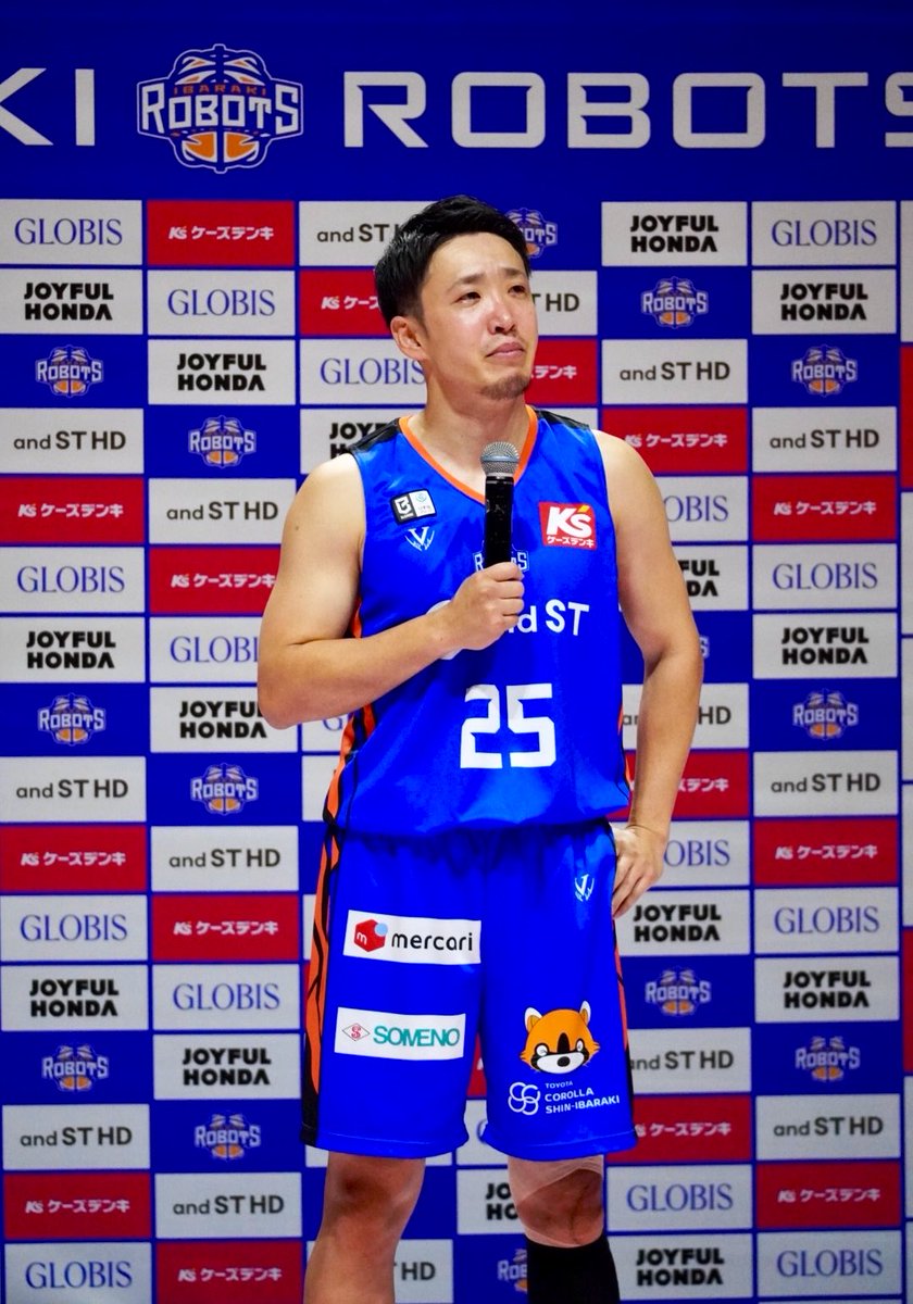 soluna_bb's tweet photo. 2017-2018年茨城ロボッツの試合観戦してから、ずーっとラオさん一筋でした
ロボルツ仲間からも最後まで応援しないとねとか、ハンカチ、ティッシュ持った？とか暖かい声かけられました😭

色々言葉を残したいけど…

✨平尾充庸選手に出会えて良かった✨

ありがとう🙏お疲れ様でした😭
#平尾充庸 https://t.co/mfYdV6ZUQ3