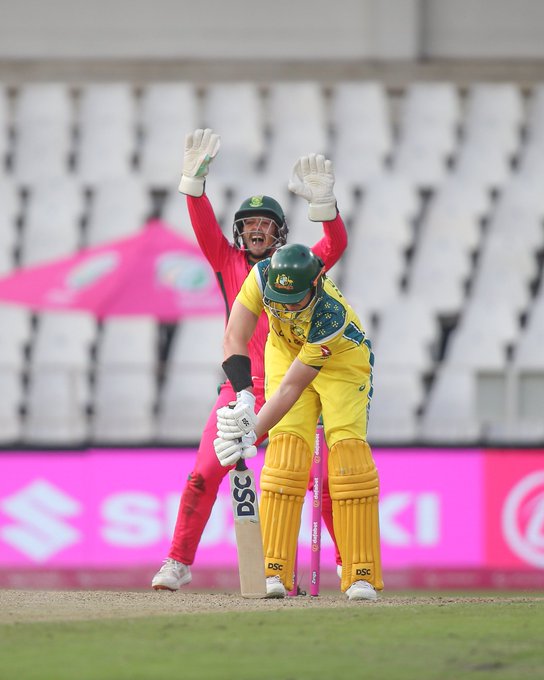 AUS move to 291/6 after 45 overs, needing 75 more runs to win from the final 30 balls of the match. 