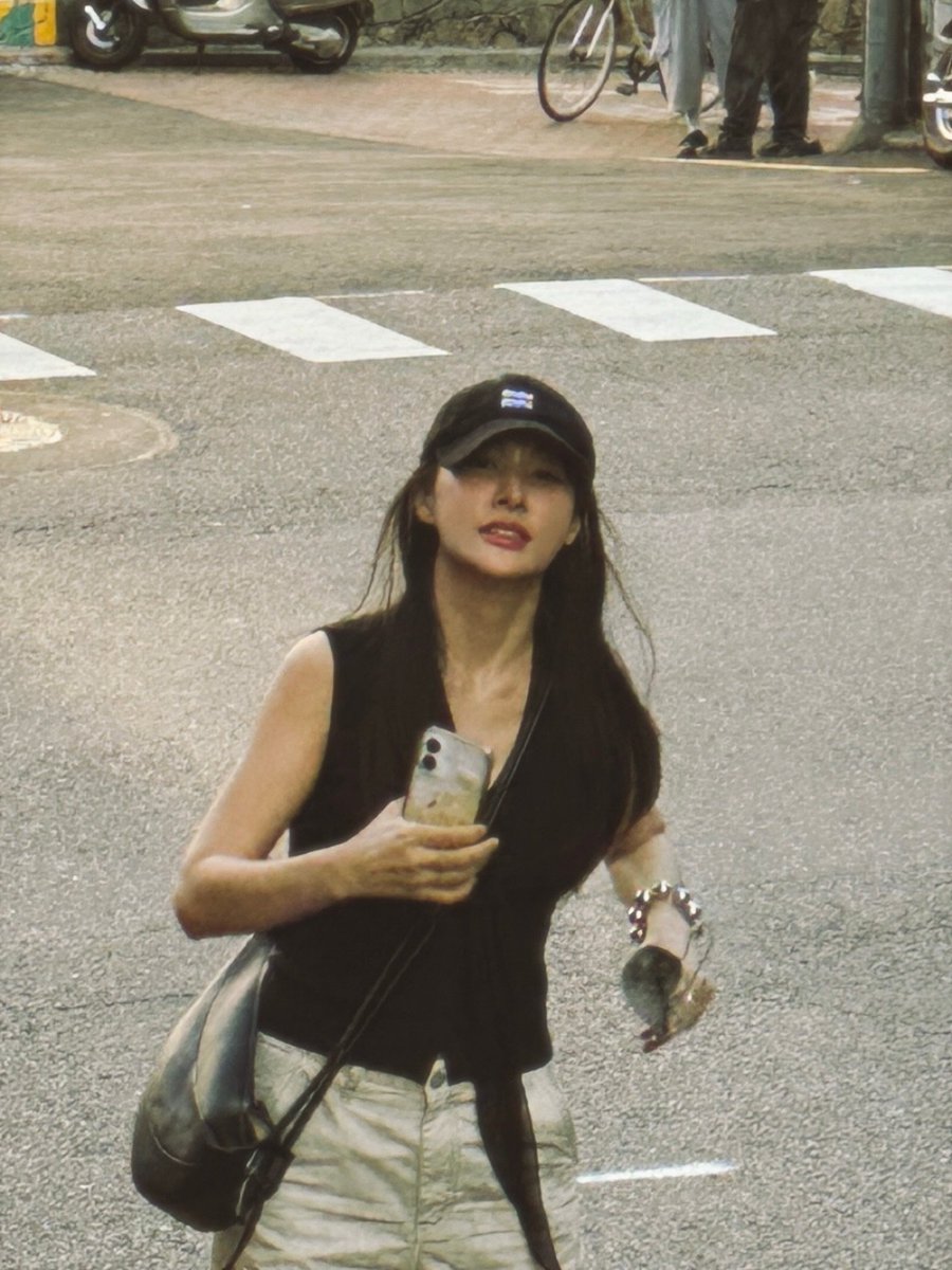 gogogst99's tweet photo. 女神啊 https://t.co/FQK9yjaFqg