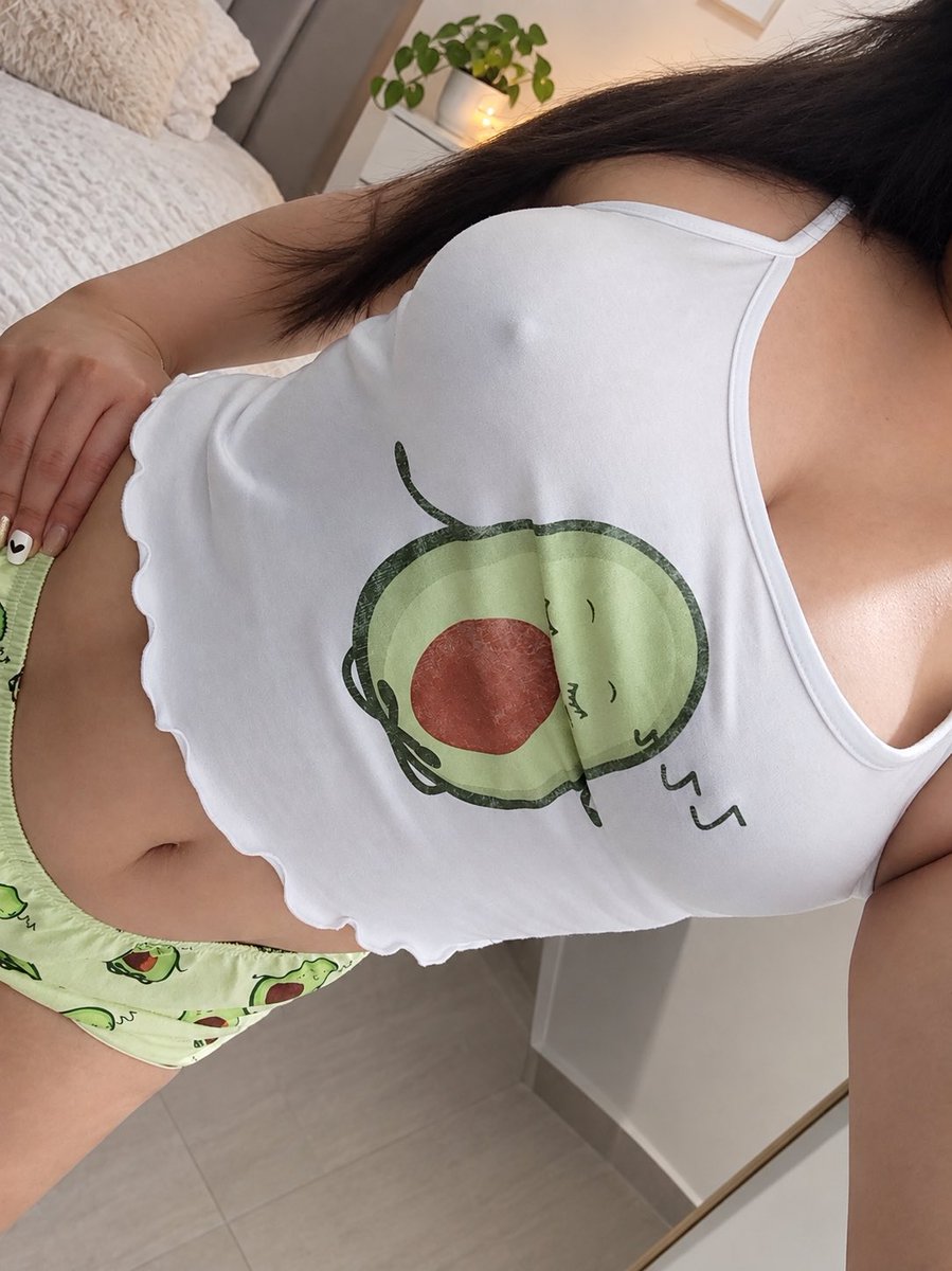 DOCRAM28's tweet photo. Recuerden que comer aguacate es saludable 🔥🥑 https://t.co/GddPSLuWf4