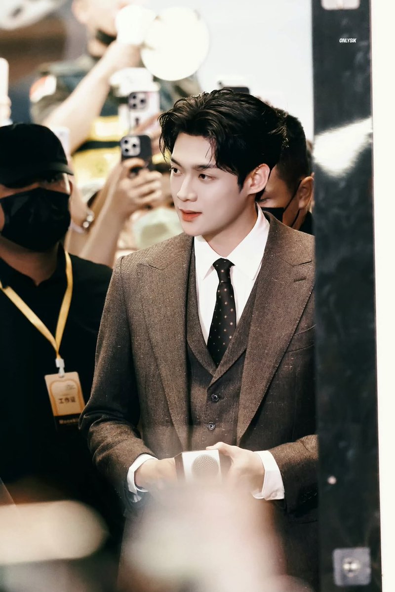 Thuyduy37994198's tweet photo. YoonSik giỏi lắm. YoonSik xứng đáng nhận được tình yêu thương của mọi người 🫳🐶🩵🥹🥹
#KimYoonSik #김윤식 https://t.co/RVvjnO8w0W