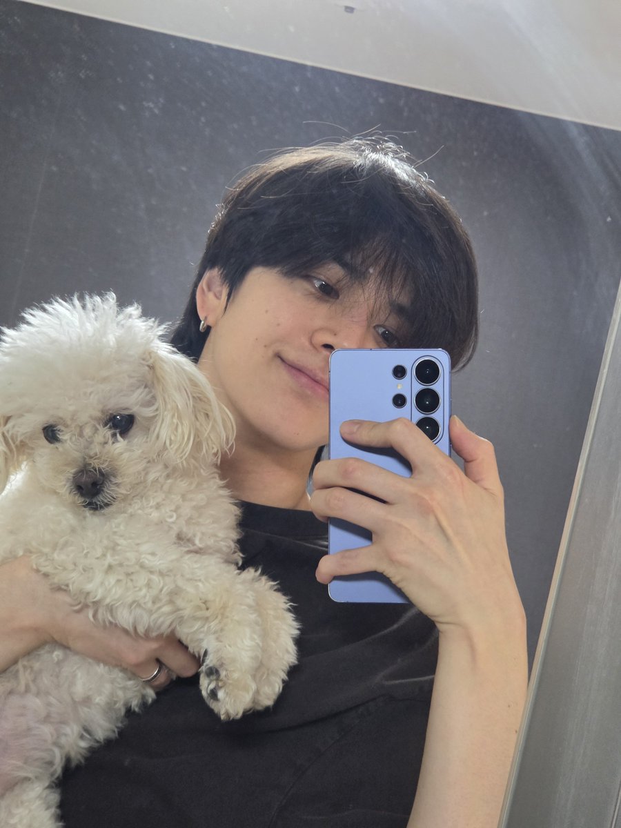 h2tt588's tweet photo. 영훈보리 투샷 너무 좋음 ㅜㅜ https://t.co/AHuuvxtxnK