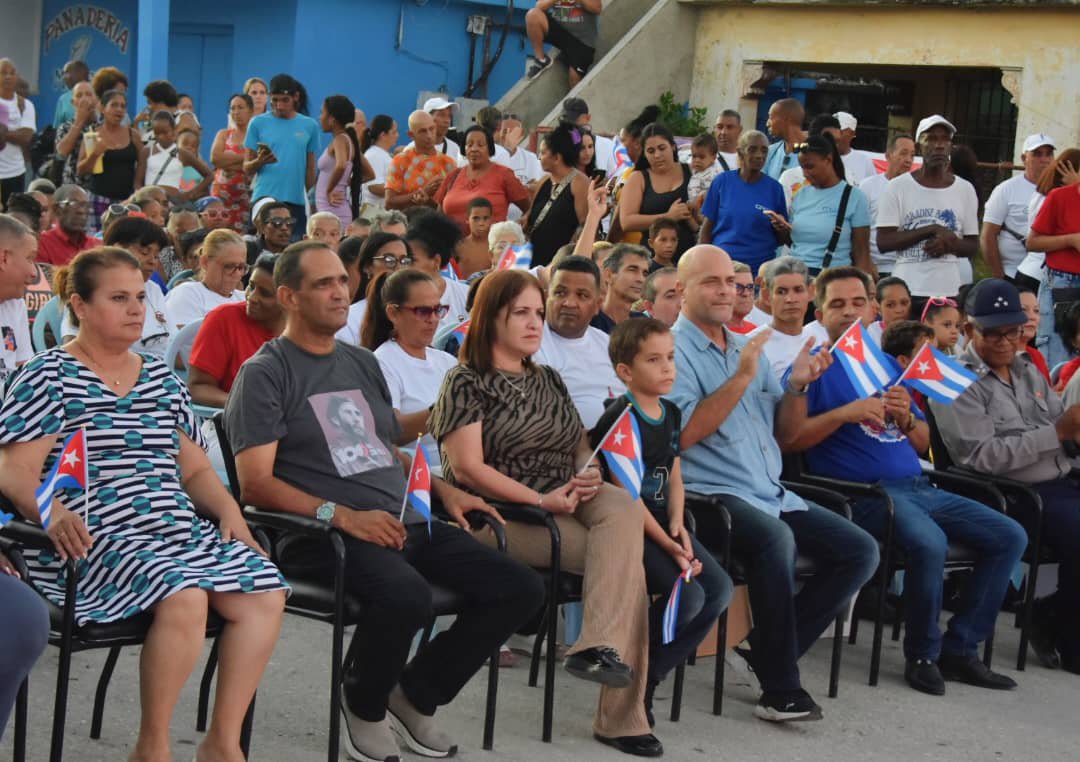 GHNordelo5's tweet photo. Efectuado en Arroyo Naranjo, municipio Vanguardia Nacional, el acto provincial de La Habana por los #66AñosCDR #Cuba #CDRCuba https://t.co/f518JcSHXX
