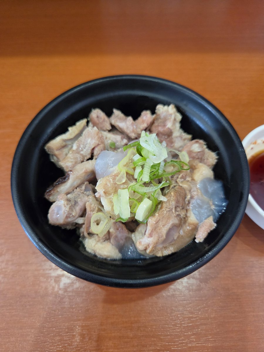 onsenmeijn's tweet photo. こんな所にあったとわ😱
#宮崎県
#ソウルフード
#元祖
#辛麺
#桝元 https://t.co/stu5SiWC02