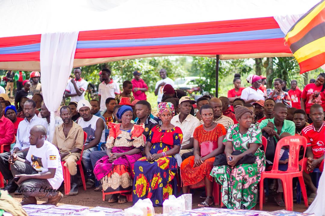 brucenahabwe1's tweet photo. Today, @NUP_Ug Head of Mobilization and other comrades gathered in Kiboga to honor the legacy of Ritah Nabukenya who was murdered by a police truck in 2020🙏🏿 https://t.co/NrqqZVcZYw