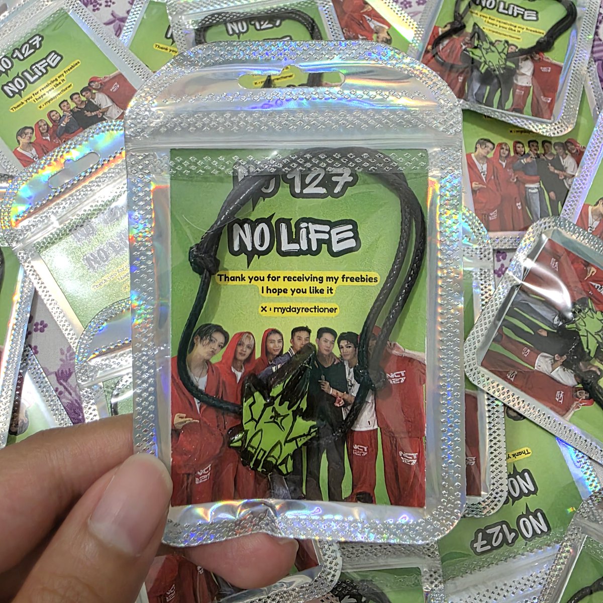 mydayrectioner's tweet photo. ✨️Freebies NCT 127 Redline Jakarta✨️

🗓 Oct 3rd 2026
📌 Indonesia Arena

"How to get the freebies?"
1. Say hi to me☺️
2. That's all~

Please don't throw it away..
Kindly tag me if you get one🤩

RT &amp; like are appreciated✨️ https://t.co/tfb1WRfDIT