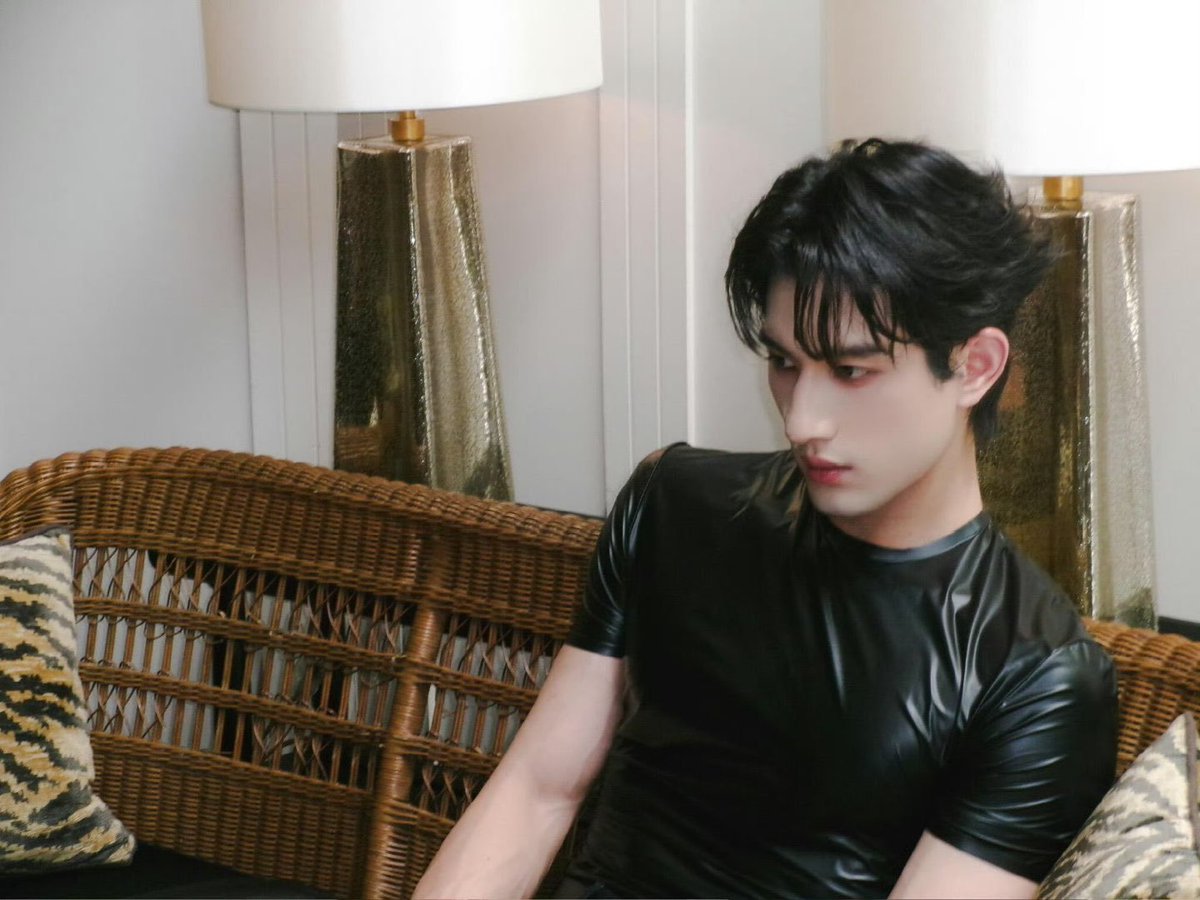 yinwarloving's tweet photo. I CAN FIGHT WITH WHOLE WORLD FOR HIM !
#AYDENSNG #aylio https://t.co/dAvlM1ixTX