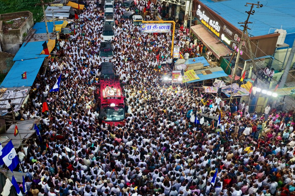 Udhaystalin's tweet photo. தீர்ந்து போன சக்தியென்று சொல்லிவிட்டு அவர்களிடமே MLA கொள்முதல் செய்த குதிரை பேர ஆளுங்கட்சிக்கும் - Dummy முதலமைச்சருக்கும் மதுராந்தகம் இடைத்தேர்தலில் தக்க பாடம் புகட்டுவோம் என்று கழக வேட்பாளர் @iparanthamen அவர்களுக்கு ஆதரவாக மதுராந்தகம் நகரில் இன்று வாக்கு சேகரித்தோம்.

@evvelu @thamoanbarasan @ksundarmla @AbdulmalikDmk