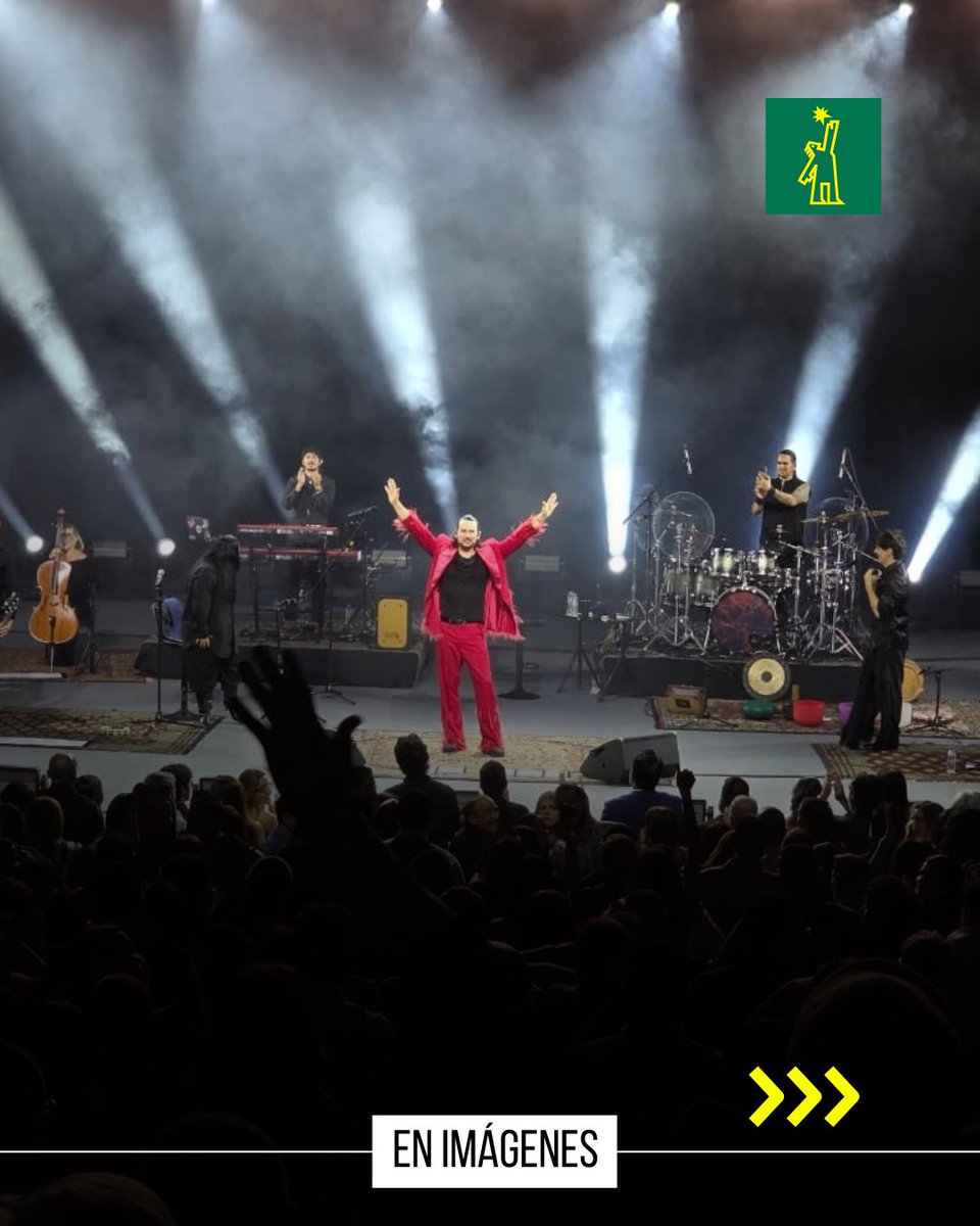 DiarioLibre's tweet photo. 🎶 | #MúsicaDL | Una noche de clásicos y cercanía con Beto Cuevas en Santiago. 

Explora los momentos: 🔗https://t.co/YJm3Hx4jEh 

📷 Foto: Diario Libre / César Jiménez

#DiarioLibre #Noticias #BetoCuevas #LaLey #GranTeatroDelCibao #Concierto https://t.co/rZ3fEoEQYA