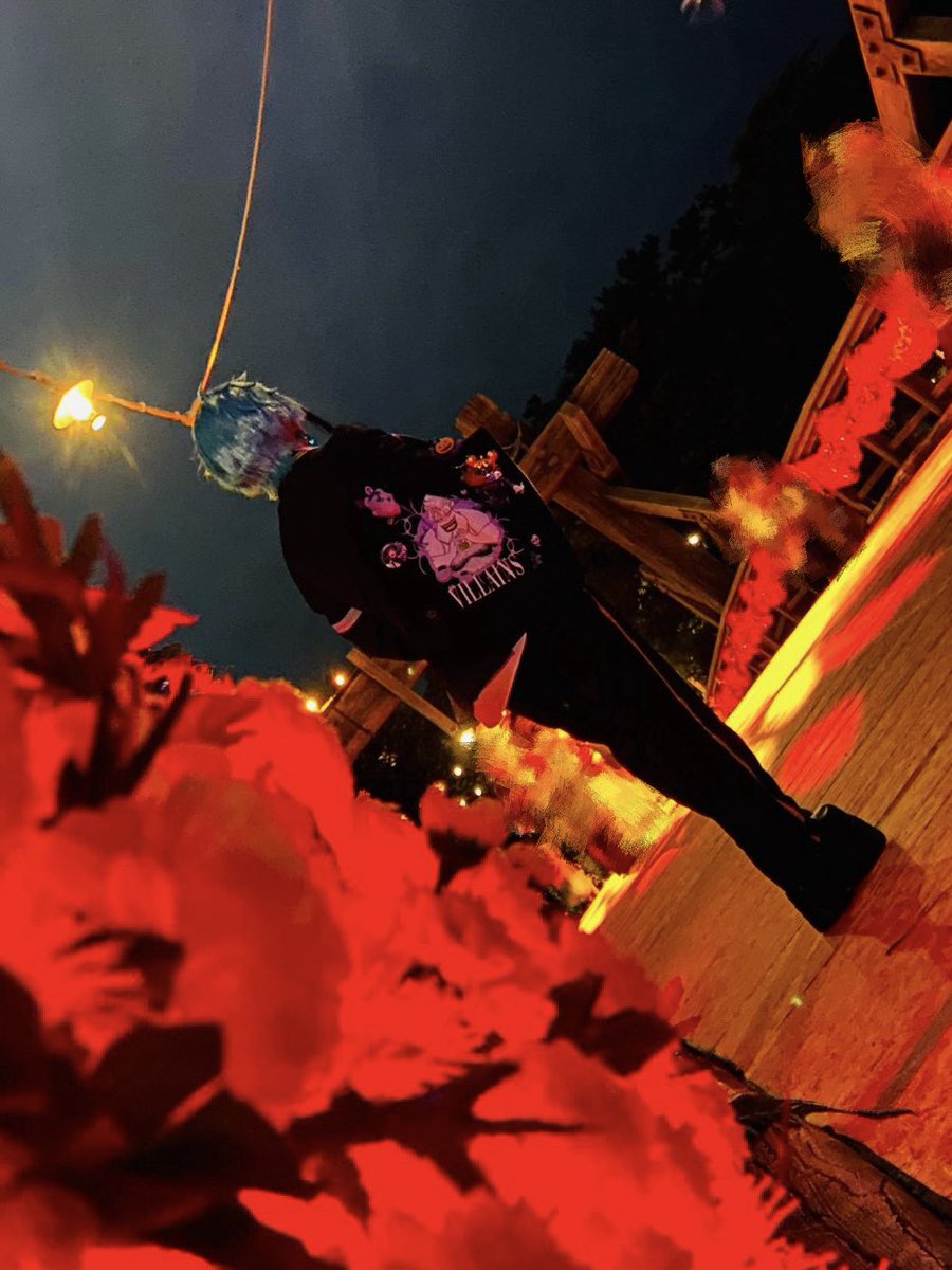 twst_03_F's tweet photo. ここ去年よりめちゃくちゃキレイで、本当に泣きそうだった🥹✨
ず〜〜〜っとここに居たいなぁって気持ちにさせてくれた☺️
リメンバーミー大好き！💕
来年もやりますように！

9/18🌊
 #Dハロ仮装2026 
 #Dハロ仮装ツイステ
 #Dハロ仮装 
 #twst仮装民と繋がりたい
 #ラソスデラファミリア https://t.co/64I9qest2x