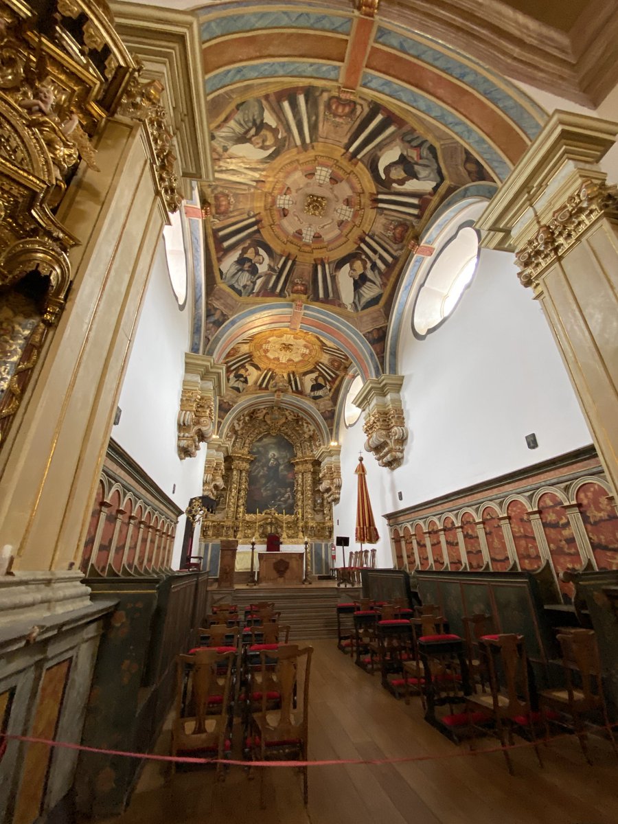 isabellecamposp's tweet photo. a igreja evangélica JAMAIS entregaria tamanha estética https://t.co/V2duAaXGC6