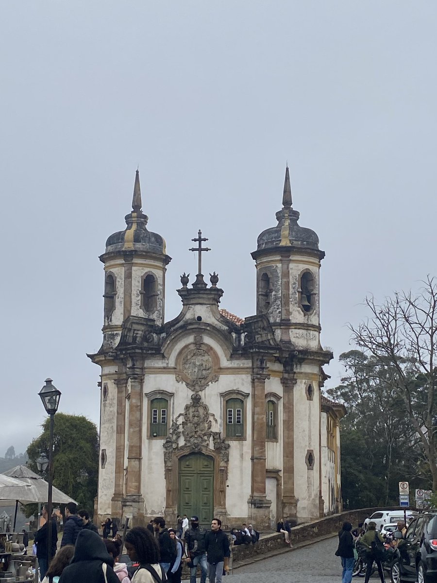 isabellecamposp's tweet photo. a igreja evangélica JAMAIS entregaria tamanha estética https://t.co/V2duAaXGC6