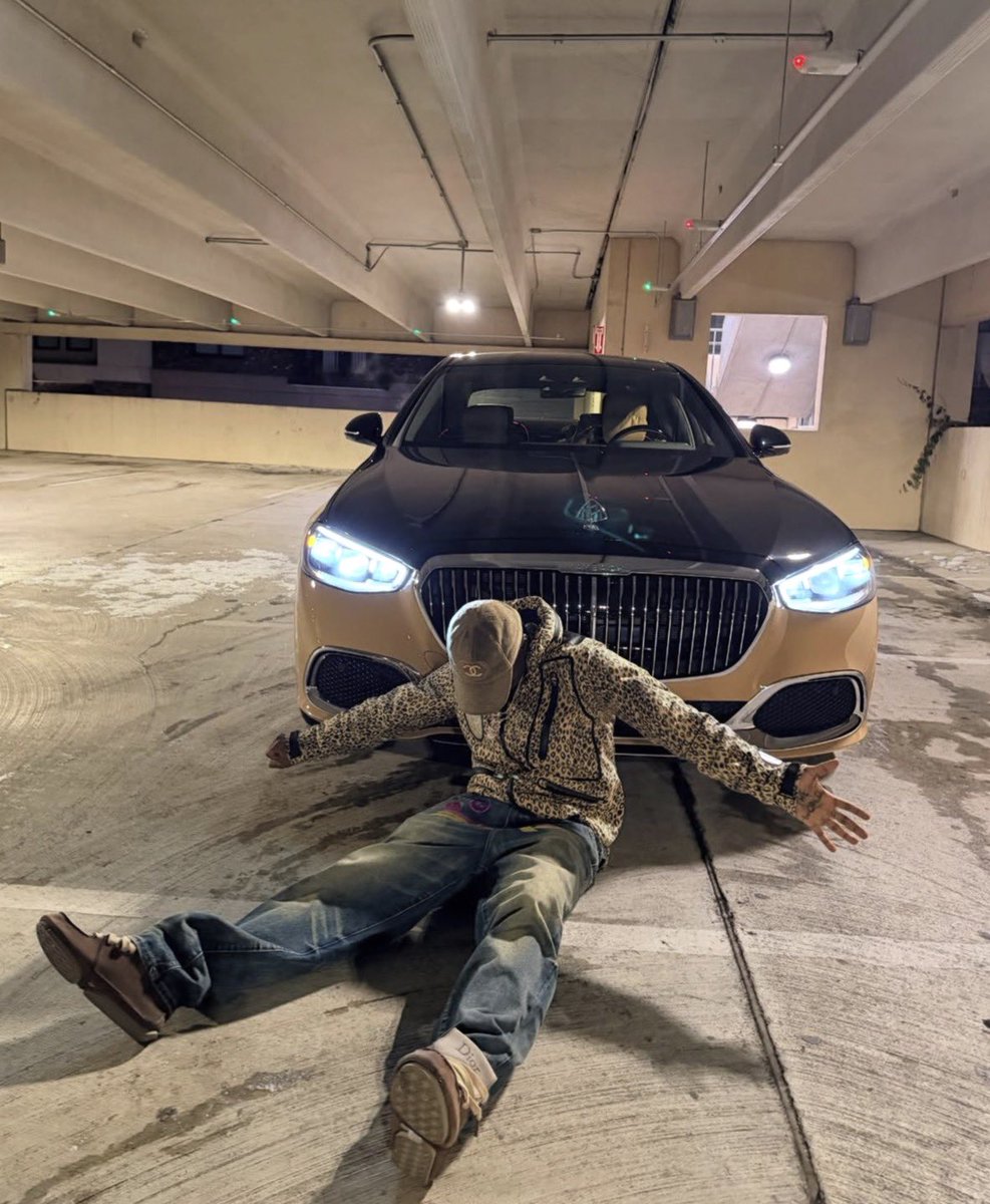 DodoFits's tweet photo. not sleeping till I can recreate this picture https://t.co/kt3dI7mdli