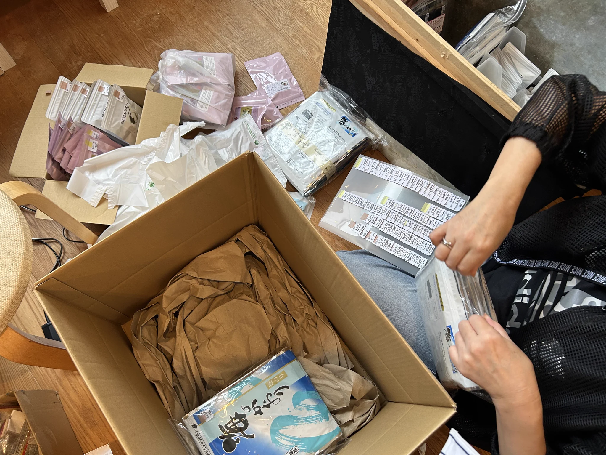 にゃっ展+にゃん太通販+にゃんにゃんBOX+猫十字 (@nyantashop) / X