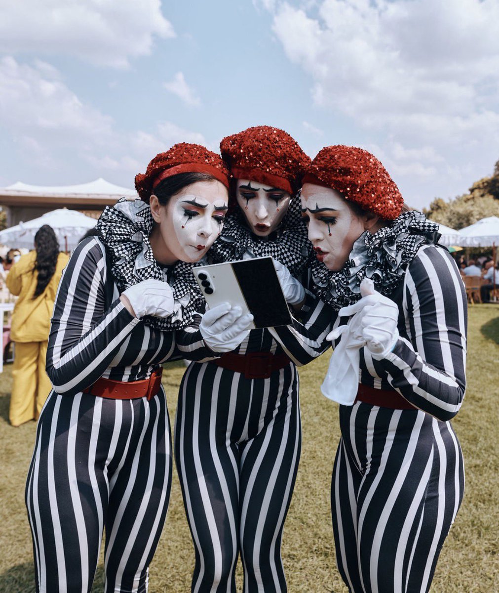 Dedication_N's tweet photo. The energy and whimsical performances at Luxurious Marble Circus are unreal tonight! 🎭✨ 

Such a cool mix of creativity, live entertainment, and tech at the Galaxy Hangout Imaginarium. 

You truly had to be here! 🎪🙌
@SamsungMobileSA #GalaxyZFold8 #LMC #SamsungMobileSA https://t.co/0QkcDaRAoe