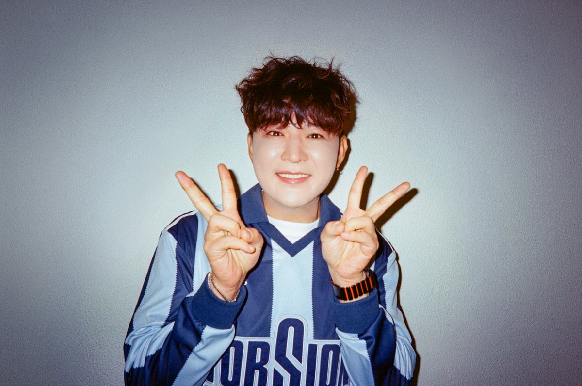 SJofficial's tweet photo. HAPPY BIRTHDAY SHINDONG🎊

#슈퍼주니어 #SUPERJUNIOR
#신동 #SHINDONG
#HAPPYSHINDONGDAY https://t.co/Zc8TN298uv