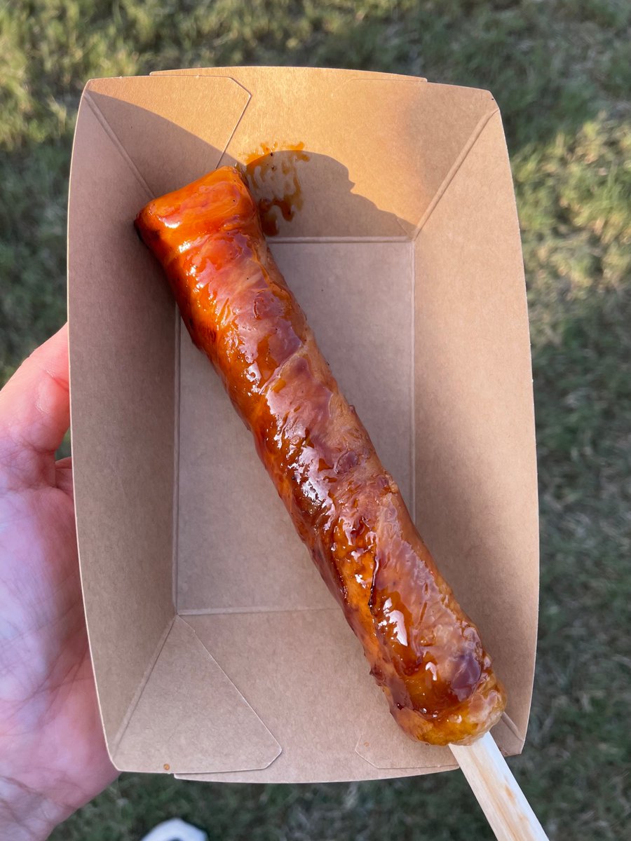 a_chan_07_17's tweet photo. 秋田のものを食べたいと思って、肉巻きりたんぽとババヘラアイスを食べました！
どちらも美味しかったです。
きりたんぽ鍋はなかった。
匠海くんが秋田のおばあちゃんが納豆汁をよく作ってくれたと話していたので、納豆汁の素を買ってきました。
今度作ってみよう。
#DISH
#北村匠海 https://t.co/wSQPLTTcyc