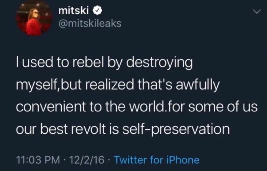 tuesdaywood's tweet photo. happy birthday, mitski 🖤

I always think about this https://t.co/Gl9U11Wbtu